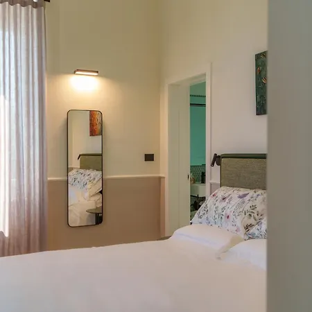 Emy Boutique Nocleg ze śniadaniem 4*