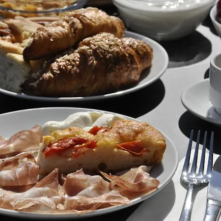 Emy Boutique Nocleg ze śniadaniem 4*