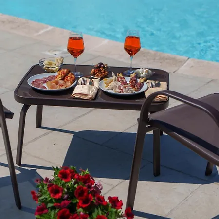 Bed & Breakfast Emy Boutique 4*