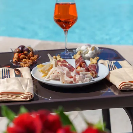 Alojamento de Acomodação e Pequeno-almoço Emy Boutique