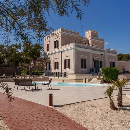 Emy Boutique Bed & Breakfast 4*